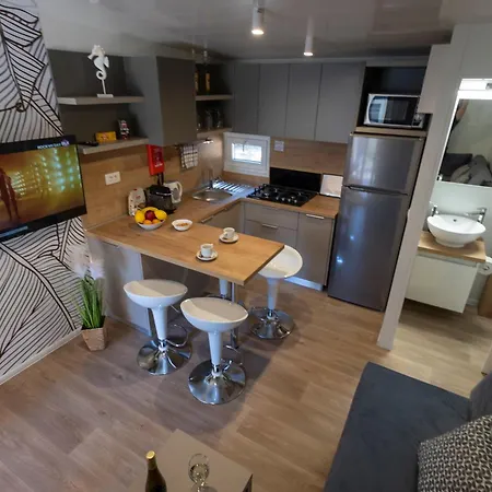 База отдыха Adriakamp Mobilehome - Camp Soline Биоград-на-Мору